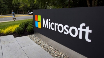 Microsoft pays hacker $100,000 for finding security holes